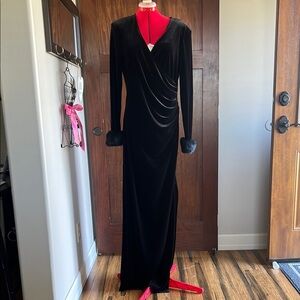 Elegant Black Velvet Dress with Faux Fur Cuffs
